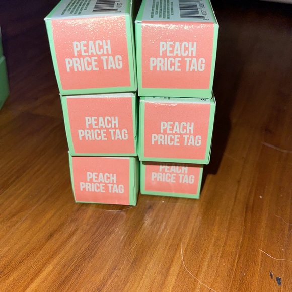 🎄3/$30 XMAS IN AUG BLOWOUT🎄 🆕✨ Peach Price Tag THE GLOSS - Picture 3 of 4